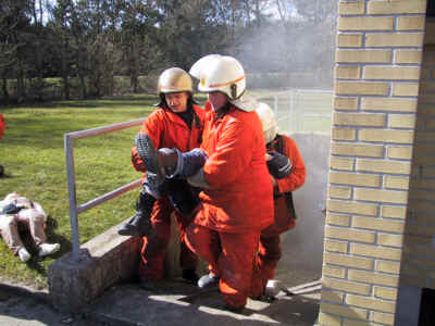 Op ad trappen.jpg (18432 bytes)