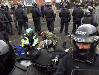 Saaret-politimand.jpg (17160 bytes)