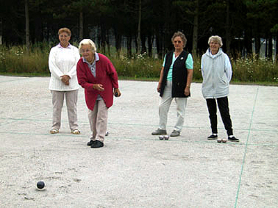 Karla-Petanque.jpg (133928 bytes)