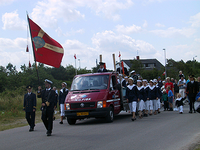 sluppen-2-foto-Kempel.jpg (154869 bytes)