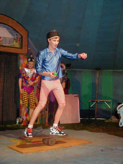 Cirkus-30.jpg (18298 bytes)