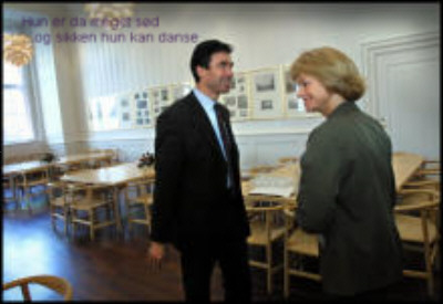 22nov_fogh_pia_400.jpg (31637 bytes)