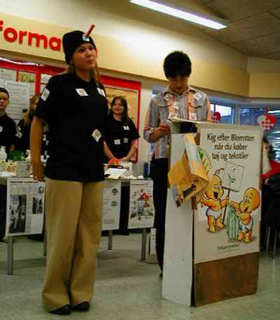 mlj_tea_glsb_4_400.jpg (19356 bytes)