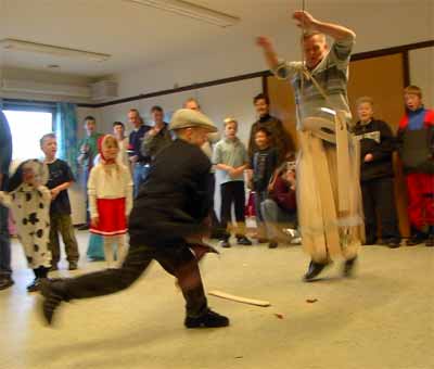 fastelavn400.jpg (13824 bytes)