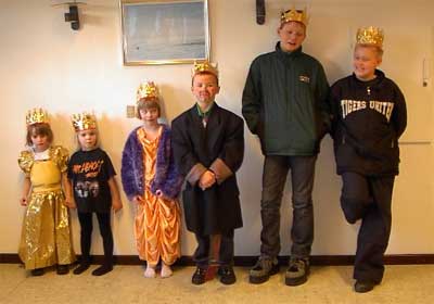 katkongdroning2.jpg (15480 bytes)