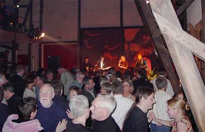 dans400.jpg (15284 bytes)