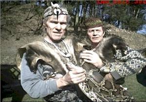 000011.jpg (18640 bytes)