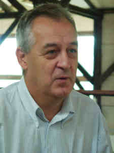 09060007.jpg (5845 bytes)