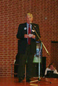 12.jpg (12130 bytes)