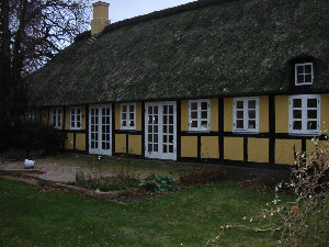 112-1292_IMG.jpg (30197 bytes)